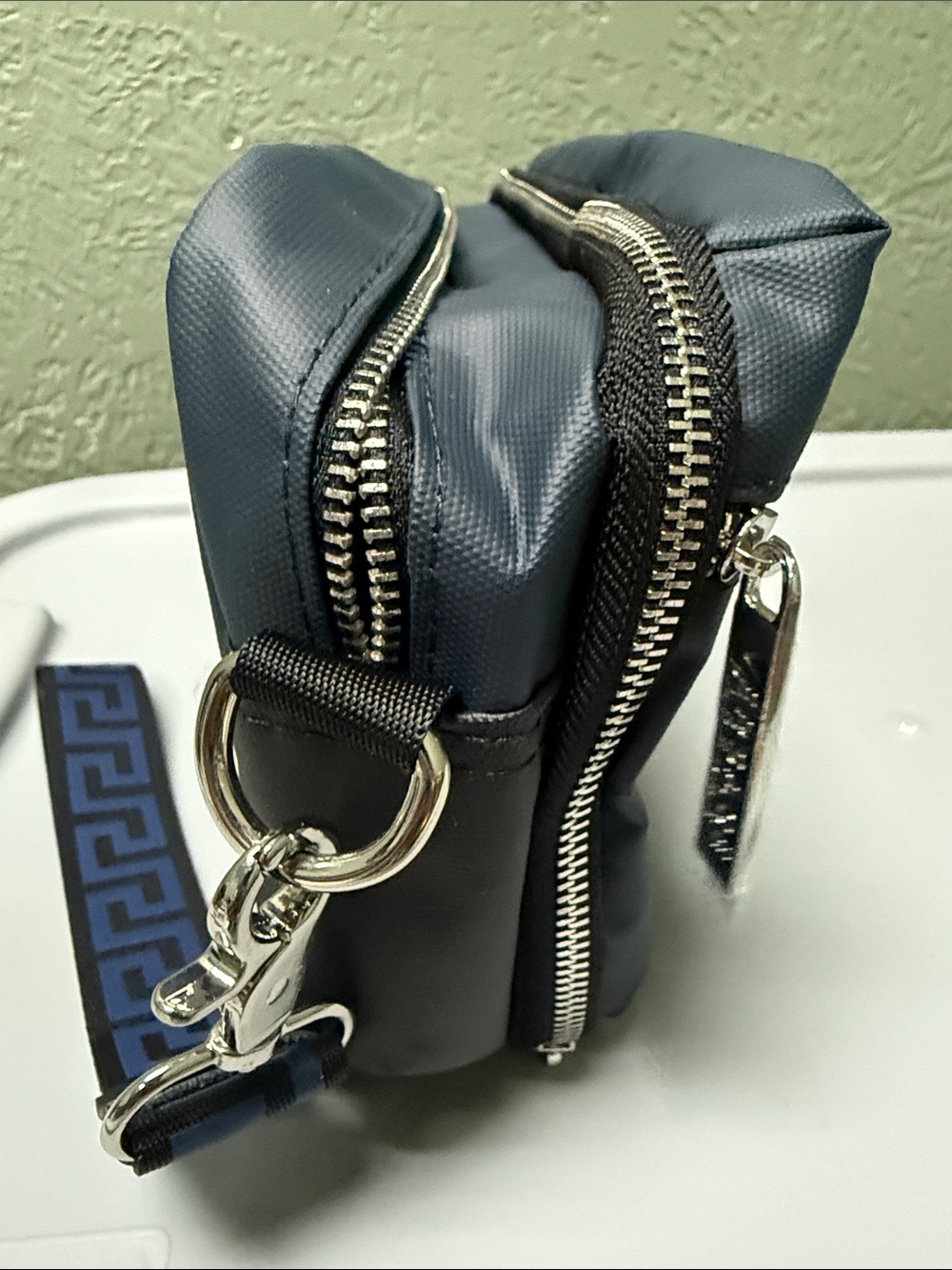 NWOT Versace Parfums toiletry pouch - Picture 7 of 8